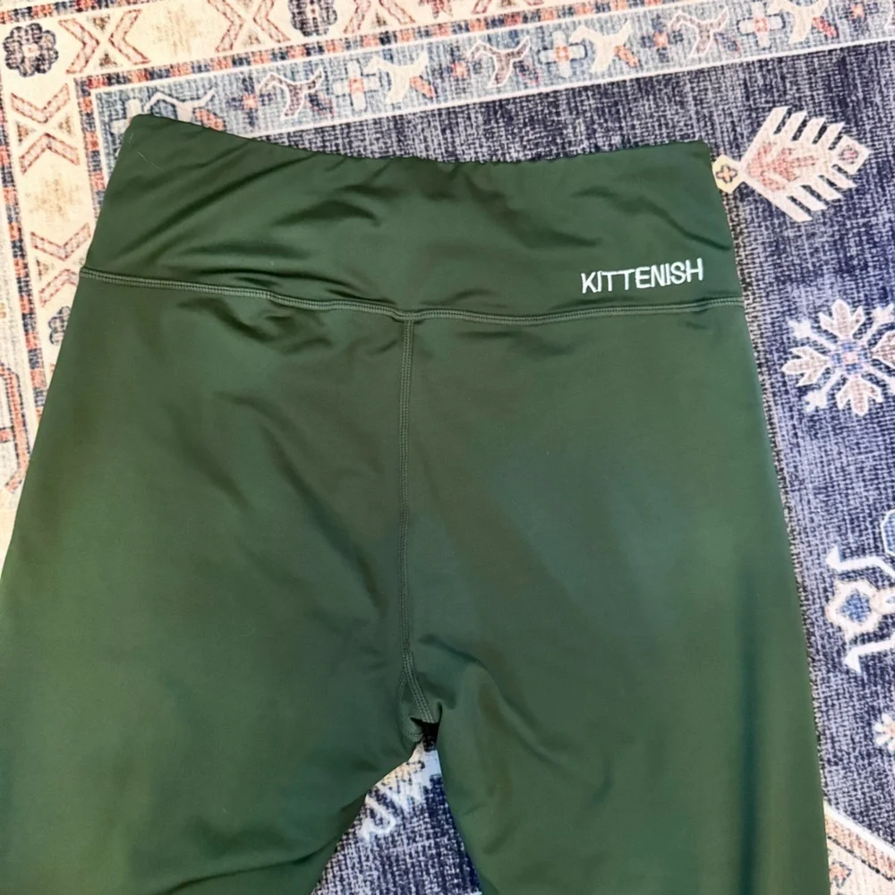 Kittenish Forest Green Leggings Women’s Size Medium - Picture 3 of 6